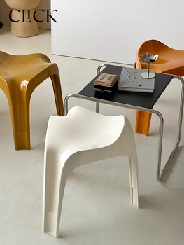 Гореща продажба проста модерна реколта Bauhaus ретро трикрак пластмасов стол без облегалка може да бъде подредена съхранение кафе търговски